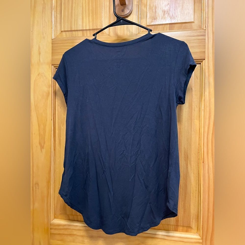 American Eagle size XS embroidered v neck blouse - Picture 2 of 5